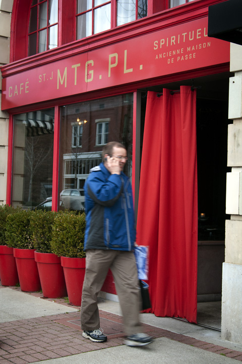 022613_32InFrontRedCurtainR