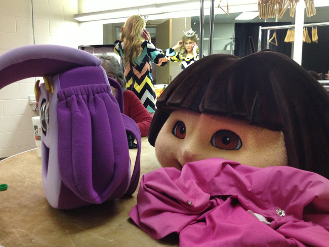 042013_85DoraAndThePrincessR