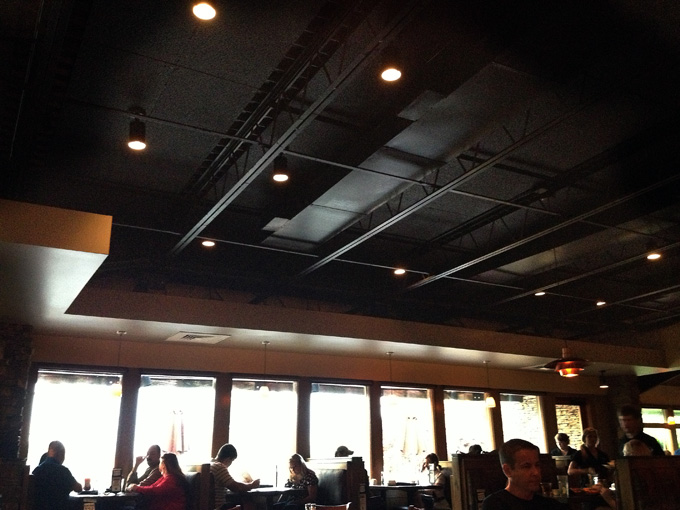 052213_117EatingOutR