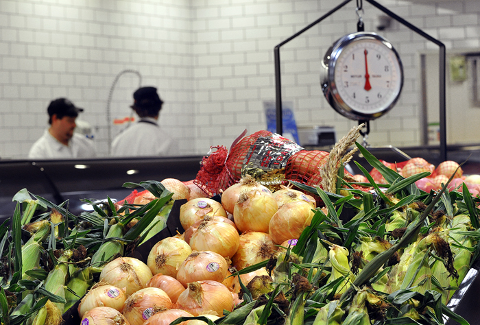 061813_144CornerMarketR