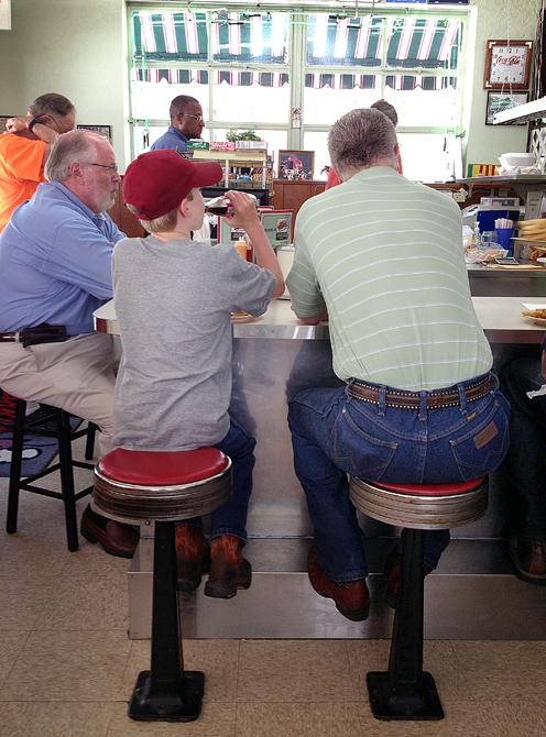 070913_165SharinACokeR