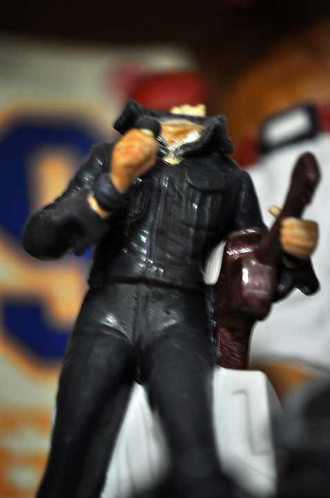 101313_261HeadlessElvisR