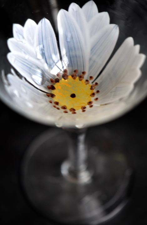 120613_315DaisyDrinkR