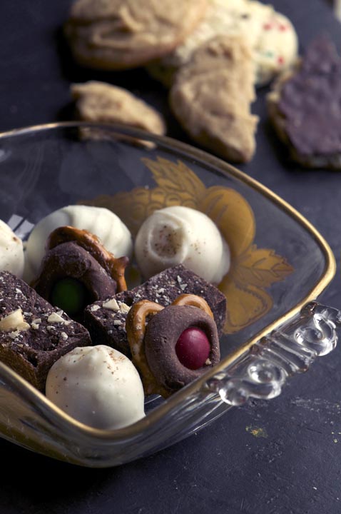 122113_330ChristmasTreatsR