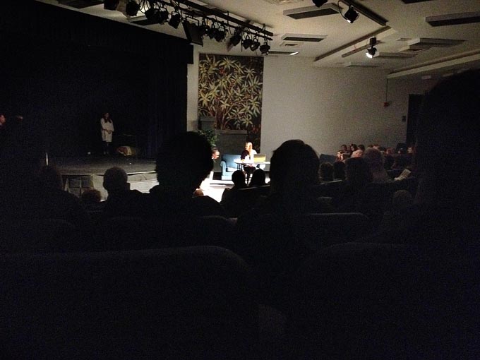 011014_351MeetTheRoomatesR