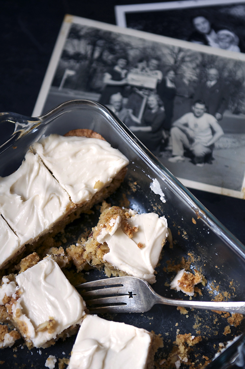 AlmondBarsWithFamilyPhotosSMal